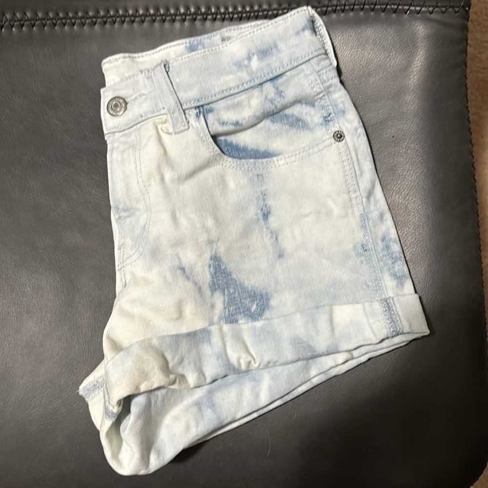 Old Navy Bleach Dyed Boyfriend Shorts - Picture 5 of 6